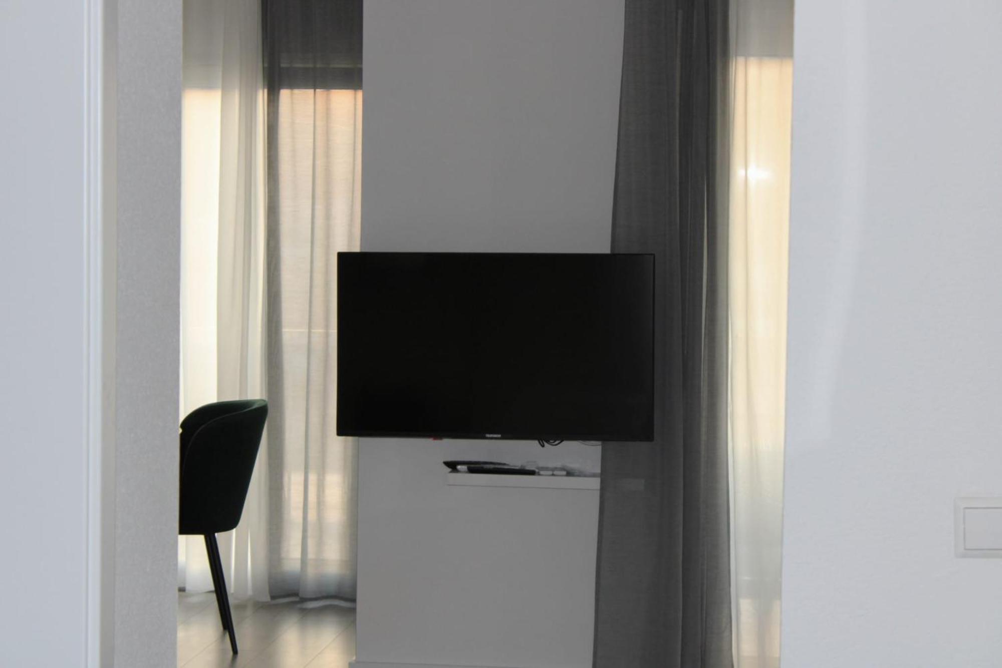 Apartment Merry - Free Garage & Parking Mostar Exterior photo